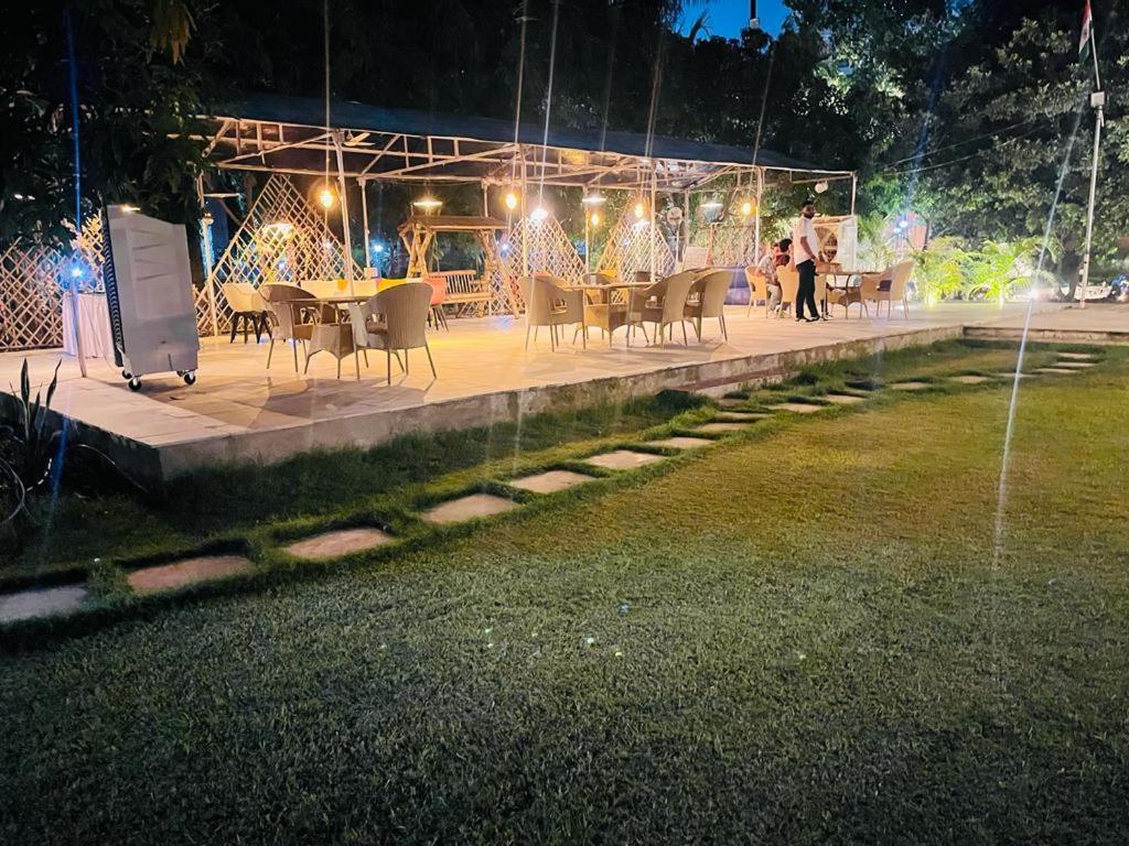 Green Leaf Cafe And Home Stay 大诺伊达 外观 照片