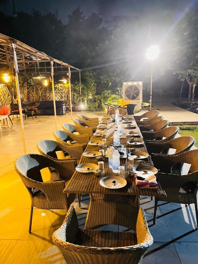 Green Leaf Cafe And Home Stay 大诺伊达 外观 照片